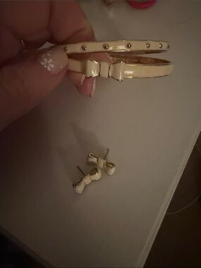 Womens Cream Bow Bracelet and Stud Earrings Set